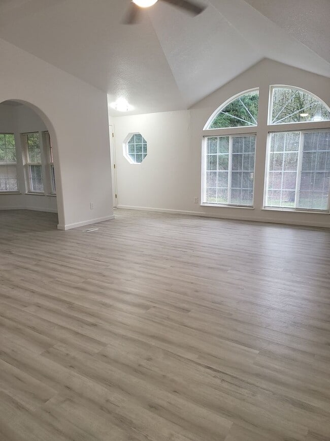 Photo - Country Living in Mossyrock