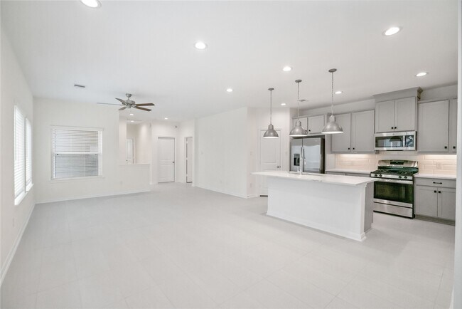 Photo - 623 Silver Pear Ct