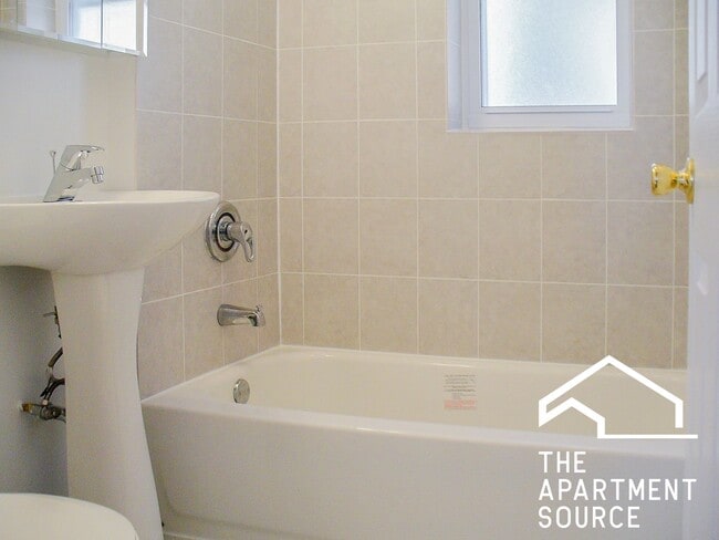 Photo - 857 W Cornelia Ave Unit 3N