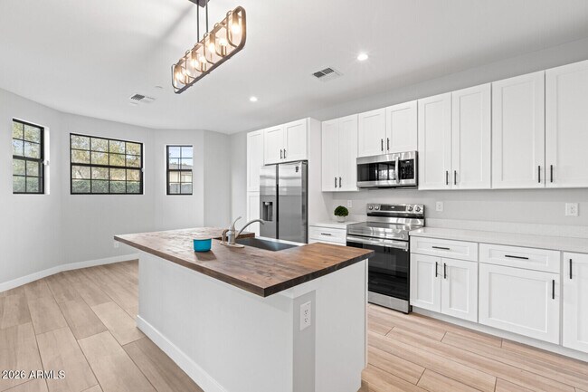 Photo - 2601 N 27th St