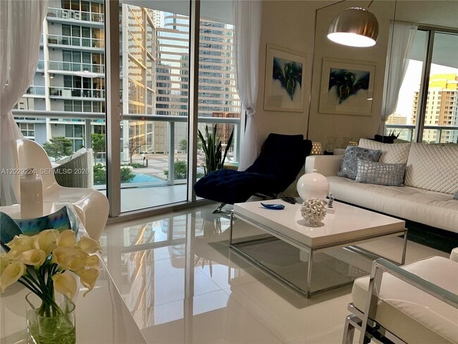 Building Photo - 475 Brickell Ave Unit 1611