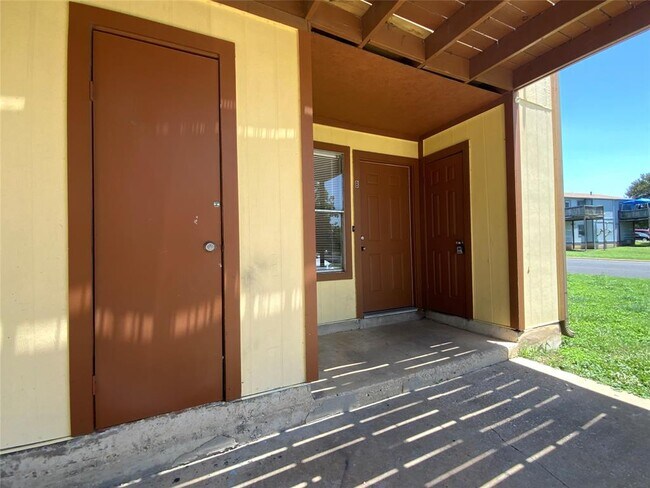 Photo - 2300 Cedrick Cove