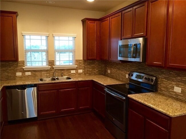 Photo - 926 Lost Pines Ln