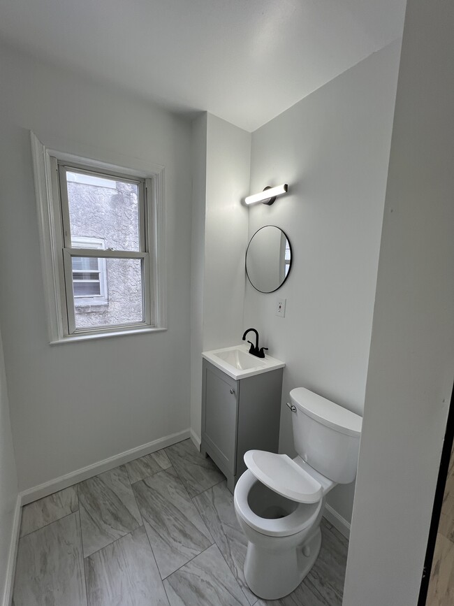 Photo - 919 Elsinore Pl