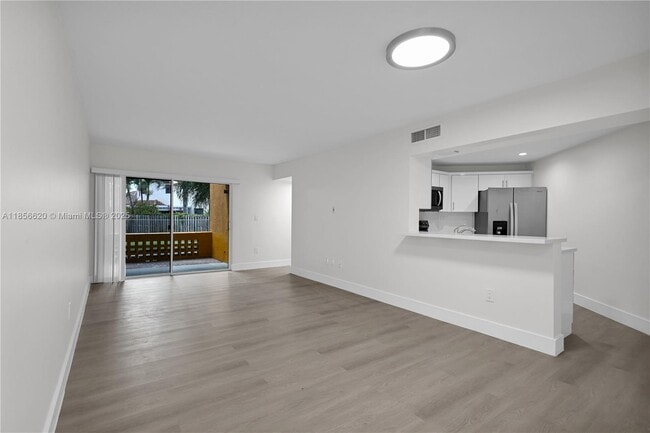 Photo - 9715 Fontainebleau Blvd Unidad E108