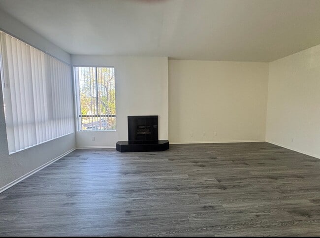 Photo - 4343 Whitsett Ave Unit 201