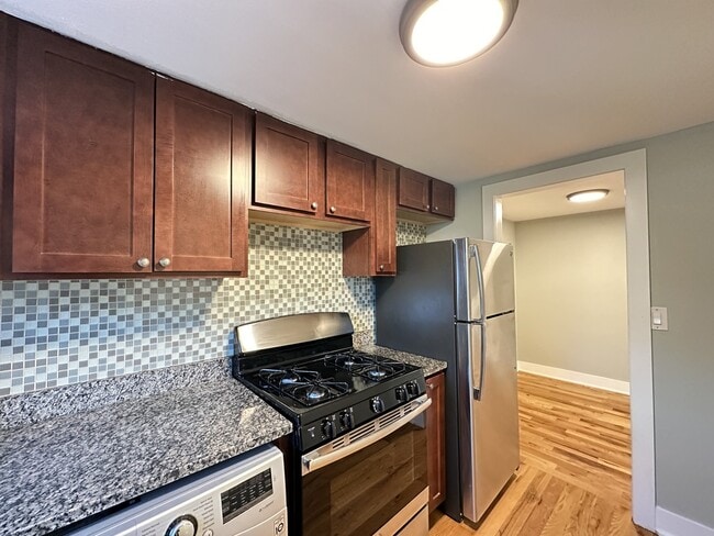 Photo - 440 W Elm St Unidad 111