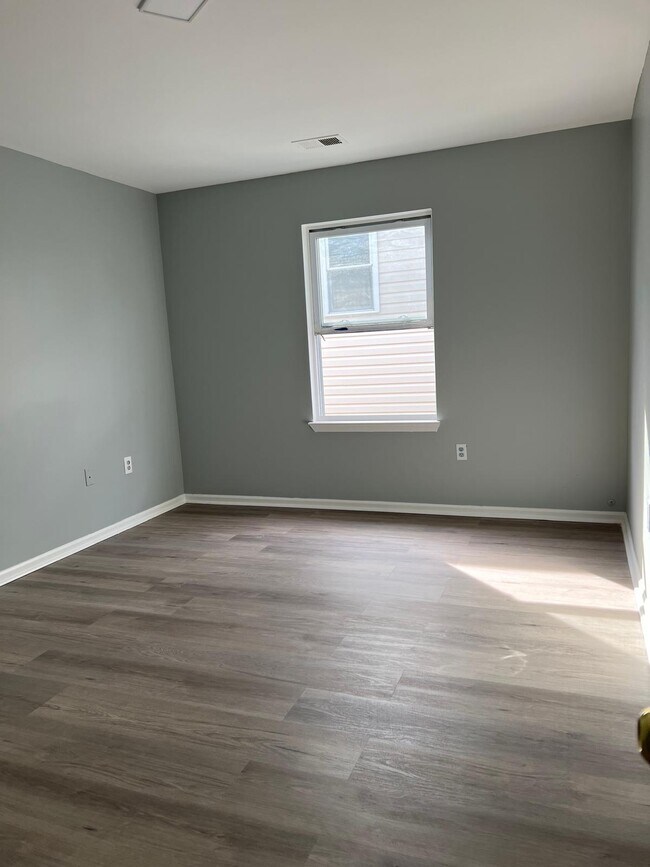 2nd bedroom - 44 Elwood Ave Unit 44 Elwood ave 3 bedroom