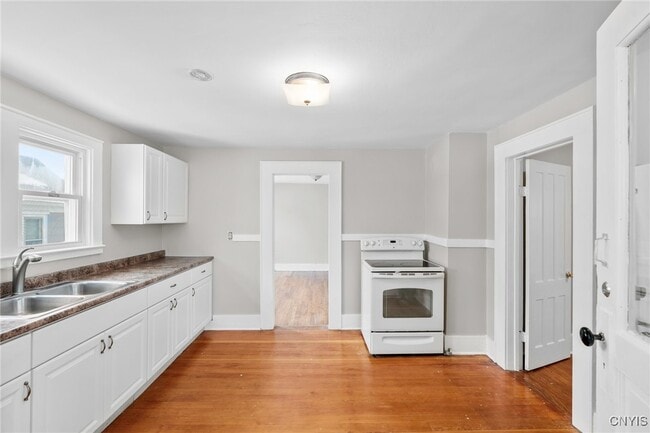 Photo - 200 Center St