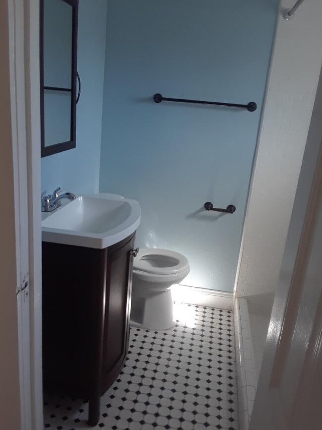 Bathroom - 411 S 11th St Unit 3