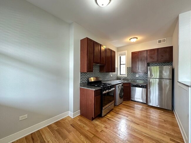 Photo - 352 Park Ave Unidad 3