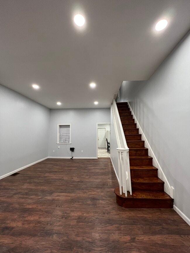 Photo - 3820 Hamilton St