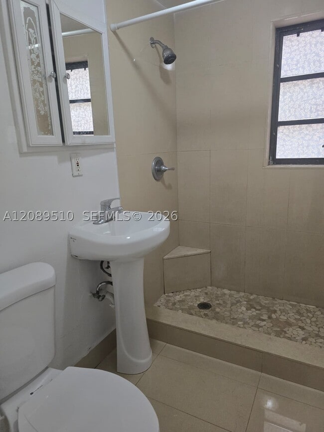 6125 SW 63rd St Unit 2