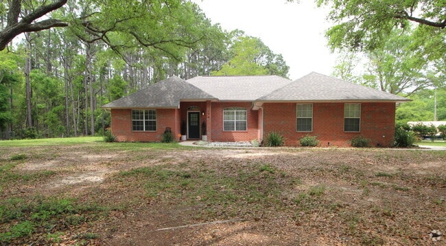 Building Photo - Stunning West Pensacola Home on Nearly an ...