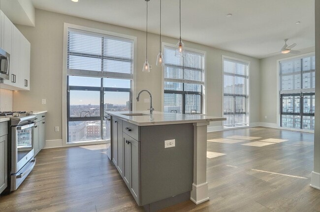 Building Photo - 32 Oakland Ave Unit 1516