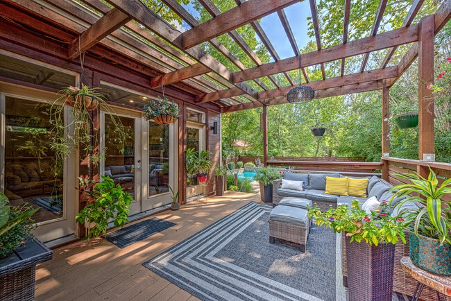 Photo - 21 E Martin Luther King Jr Blvd