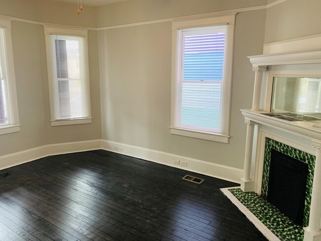 23 E 40th St Unit A