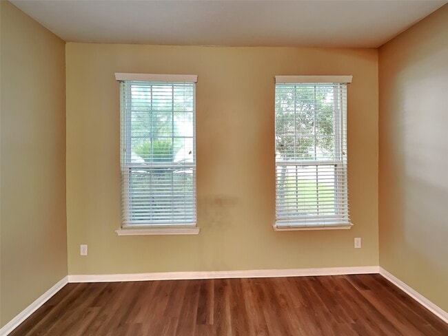 Photo - 5718 Emerald Brook Ln