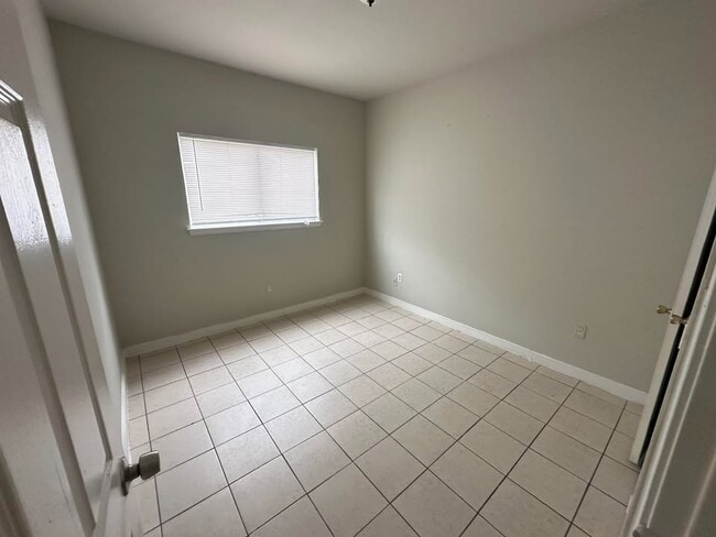 12300 Hodges St Unit 2