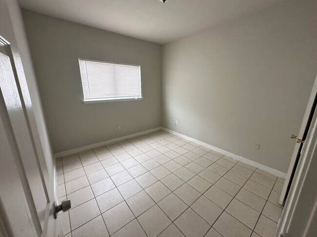 Photo - 12300 Hodges St Unidad 2