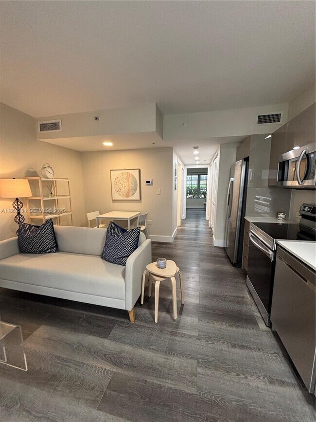 Building Photo - 435 21st St Unit 111