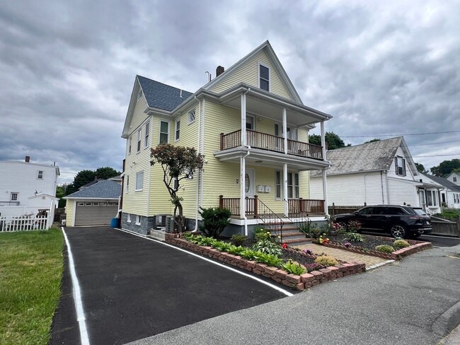 Photo - 28 Albertina St Unit 1