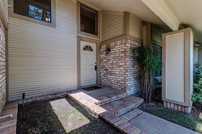 Building Photo - 18506 Creekfield Ct