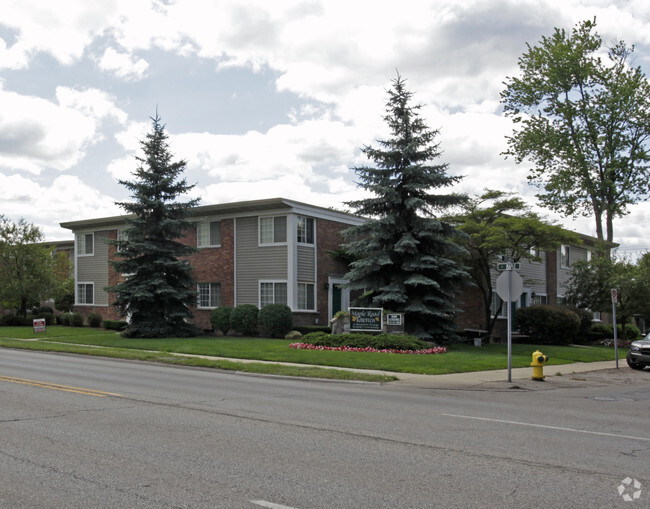 Building Photo - Maple Road Townes Rental