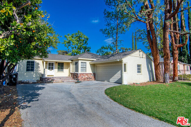 Building Photo - 18313 Bessemer St Rental