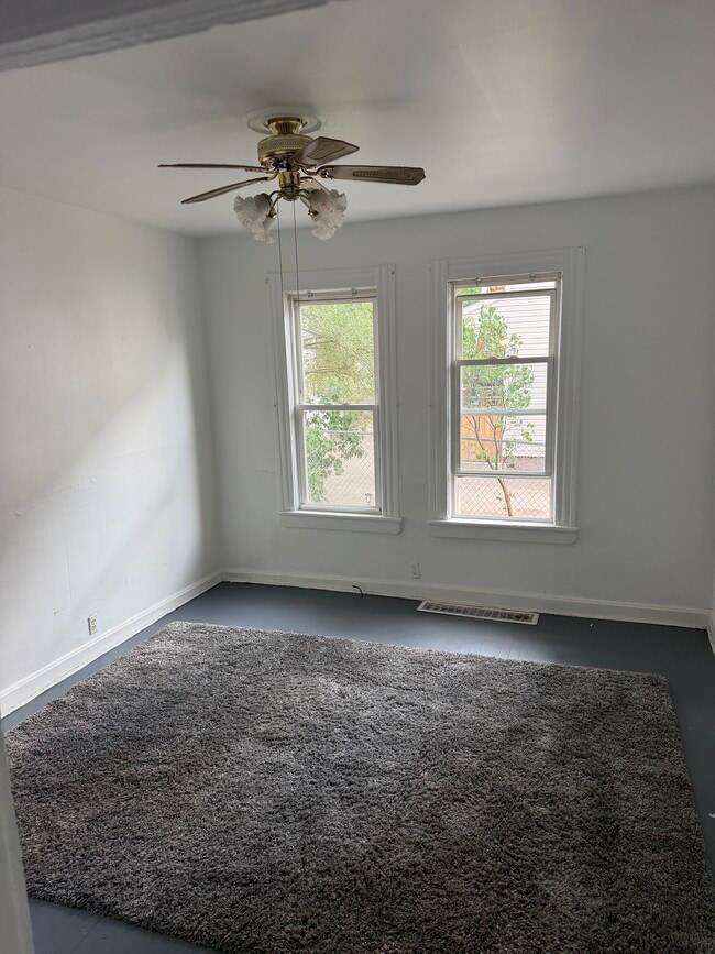 Photo - 1897 E 120th St Unidad 2