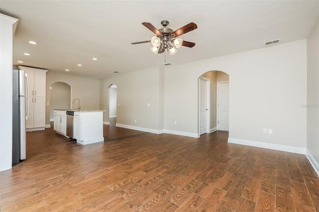 Photo - 207 Taranto Way