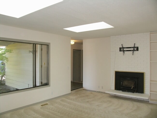 Photo - Nice Home in Hillsboro