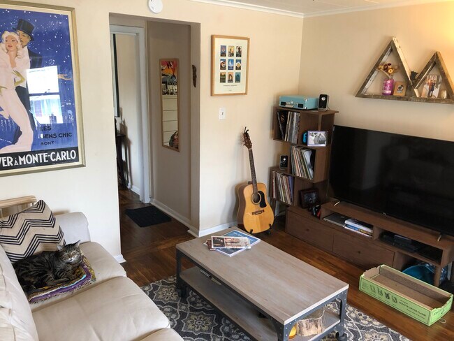 Photo - 607 W Madison St Unit #1