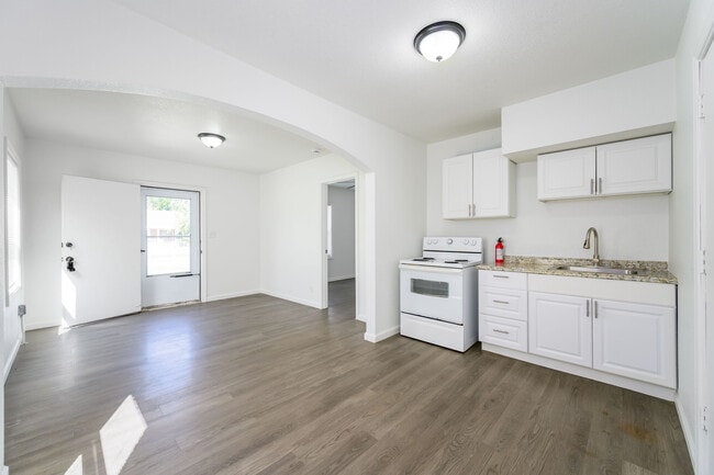 Photo - 836 N Oliver St Unit 1