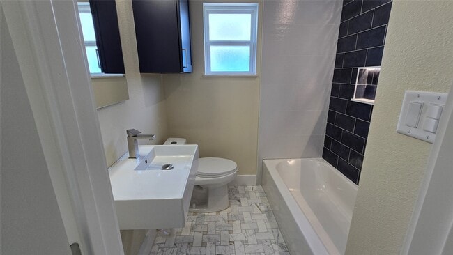 Photo - 3733 Seabrook St