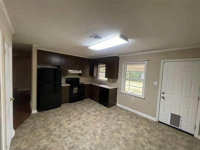 Photo - 112 Richmond Way