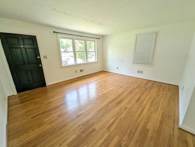 Photo - 933 Foley Dr