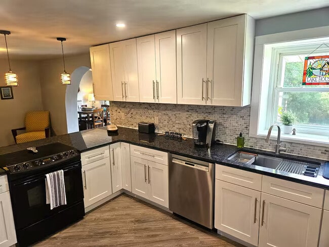 Remodeled Kitchen - 6117 E Lake Rd Unit Lake House