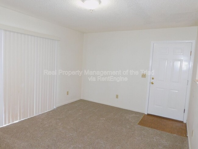 Photo - 515 Mystic Dr Unit Apt A