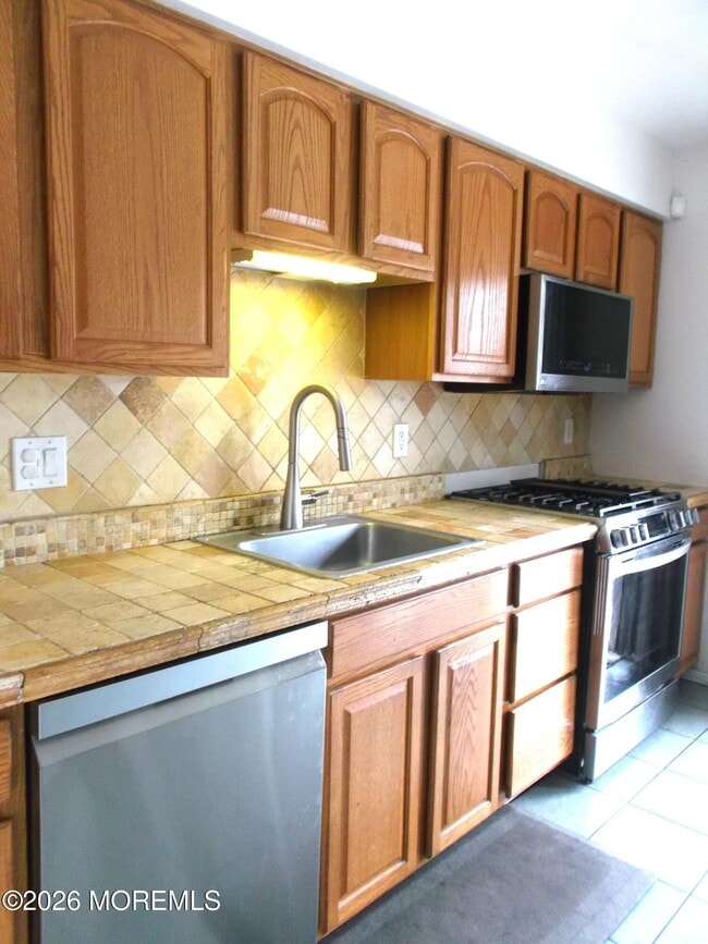 Photo - 1301 Coventry Way