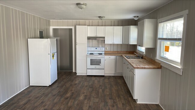 Photo - 111 Fairview Ave SW