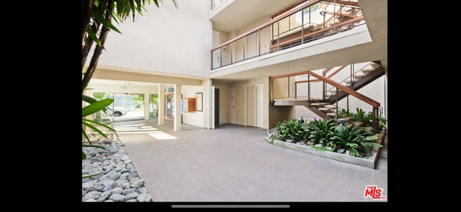 Photo - 330 S Barrington Ave Unit 309