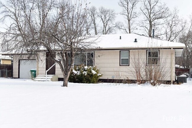 Building Photo - 5736 James Ave N