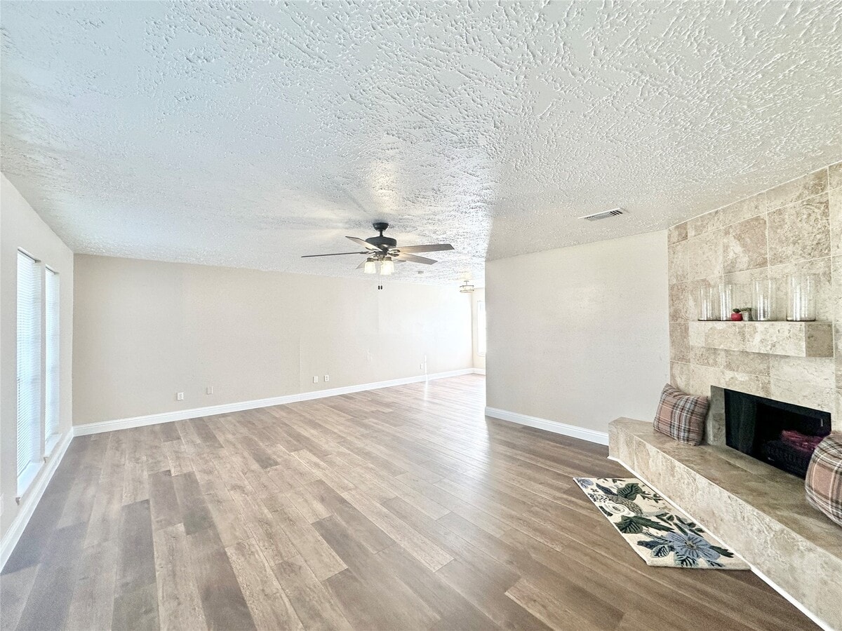 Photo - 14227 Cornelia Dr