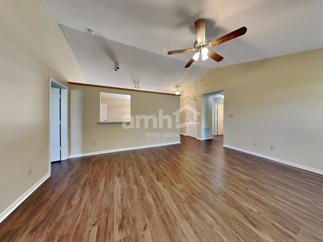Photo - 113 E Carolina St