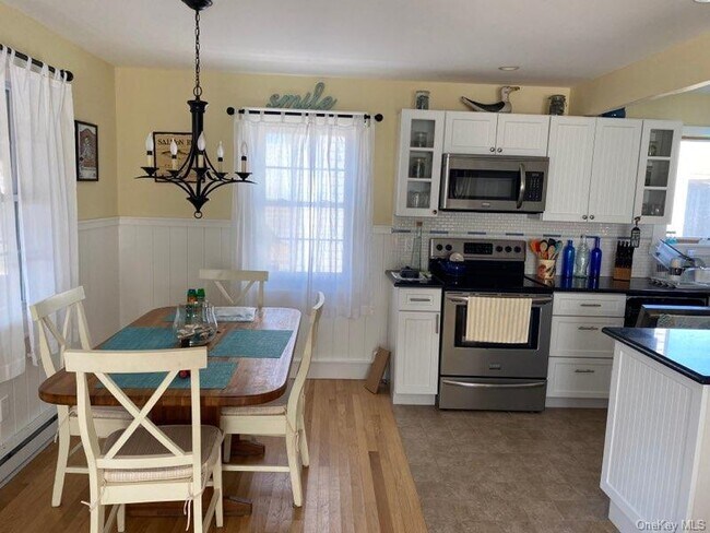 144 Bungalow Ln