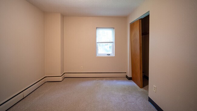 Photo - 109 16th St NE