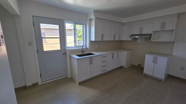 Kitchen - 7437 Rue De Côme Unit 4Plex
