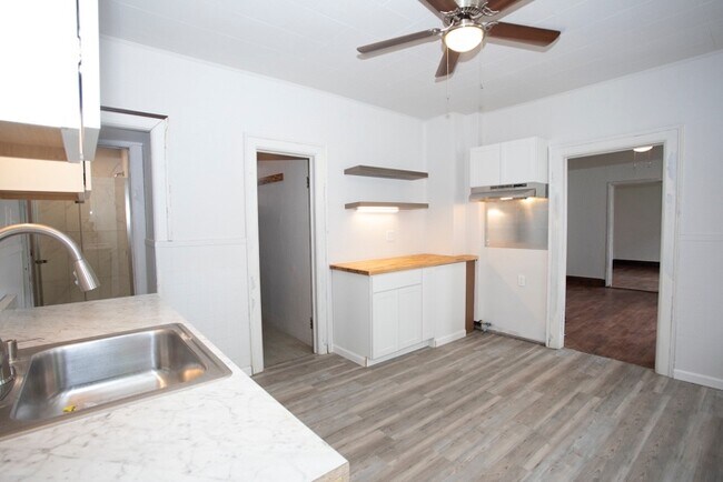 Photo - 124 Grote St