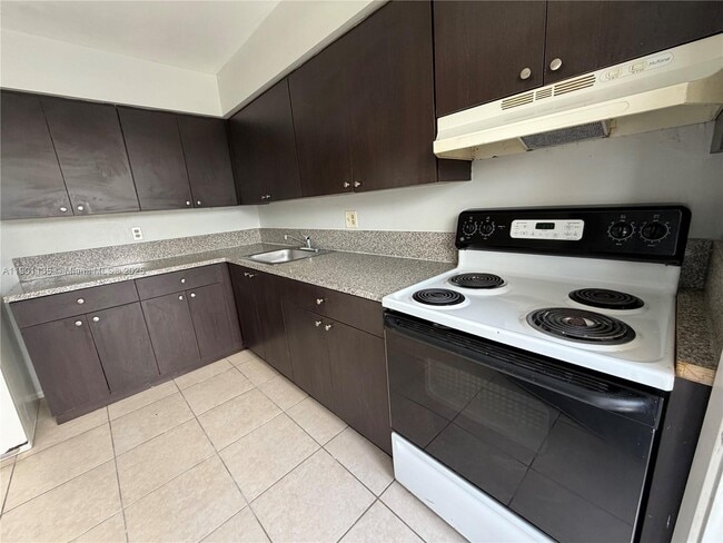 Photo - 2113 Davie Blvd Unidad 135